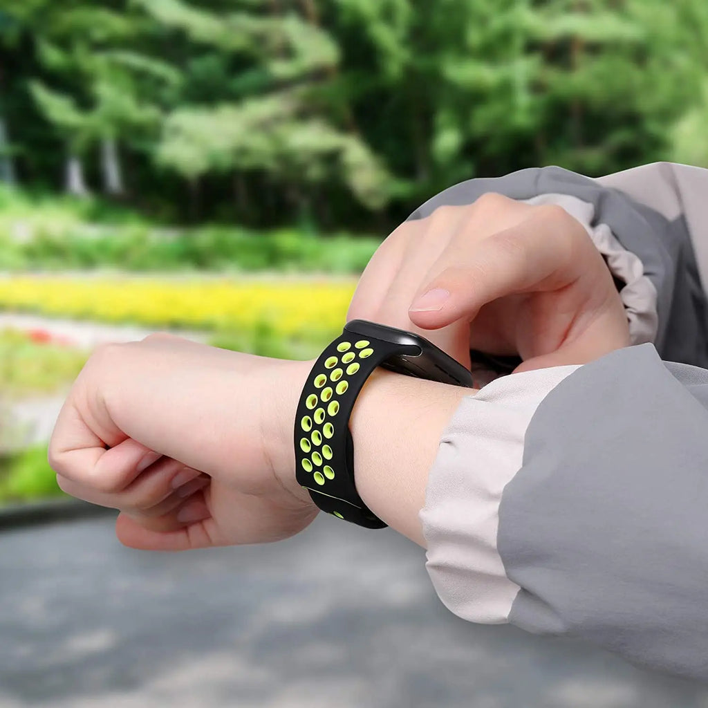 Silicone band For Apple Watch 6 5 4 SE 44mm 40mm 10 9 8 7 41mm 42mm 45mm 46mm Sport wristband Apple Watch Ultra 2 49mm band