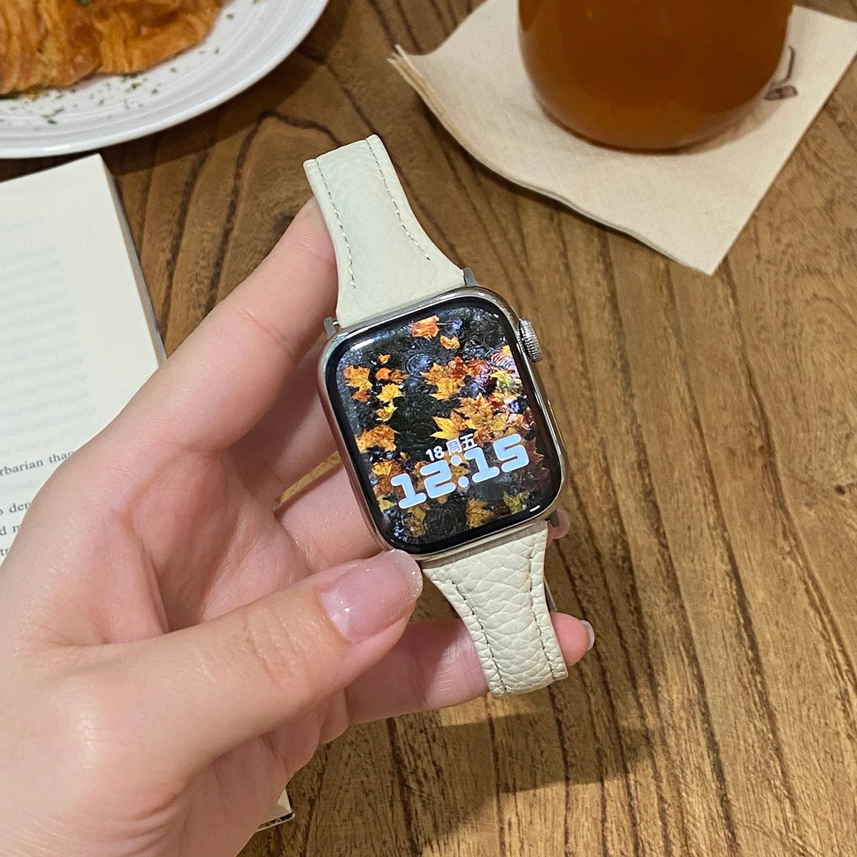 Women Leather band for Apple Watch 10 band 46mm 44mm 45mm 42mm 40mm 41mm Thin Magnetic band Apple Watch Series 9 8 SE 7 Watchband