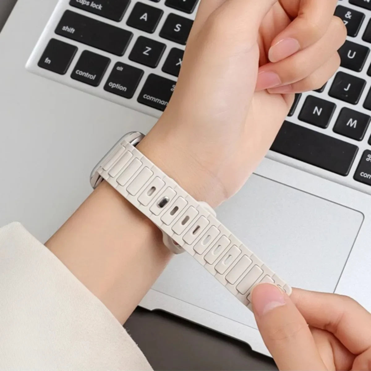 band For Apple Watch band 44mm 45mm Ultra 1 2 49mm 40mm 41mm 42mm 45mm 44mm Silicone band Apple Watch Series 10 9 8 SE 7 6 5 Band