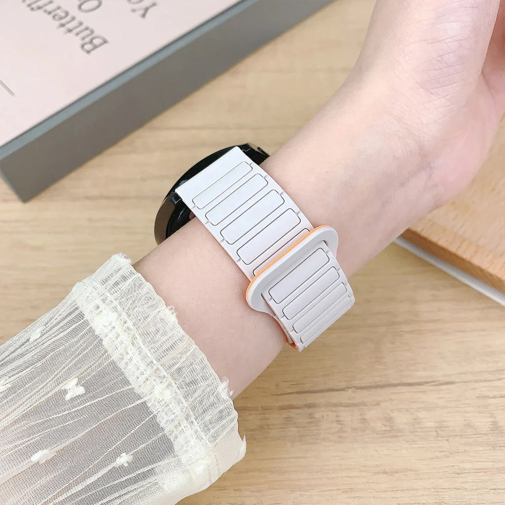 18mm 20mm 22mm Magnetic Loop Band for Samsung Galaxy Watch 7 6 5 4 44/40mm 6Classic Silicone Strap for Huawei Watch GT5 46mm