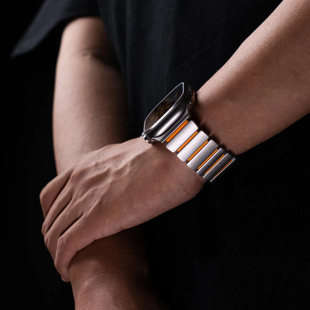 Titanium Fluoroelastomer Rubber band for Apple Watch Ultra 3 2 49mm Series 11 10 46mm band for Apple Watch 9 8 7 6 5 SE 3 44mm 45mm