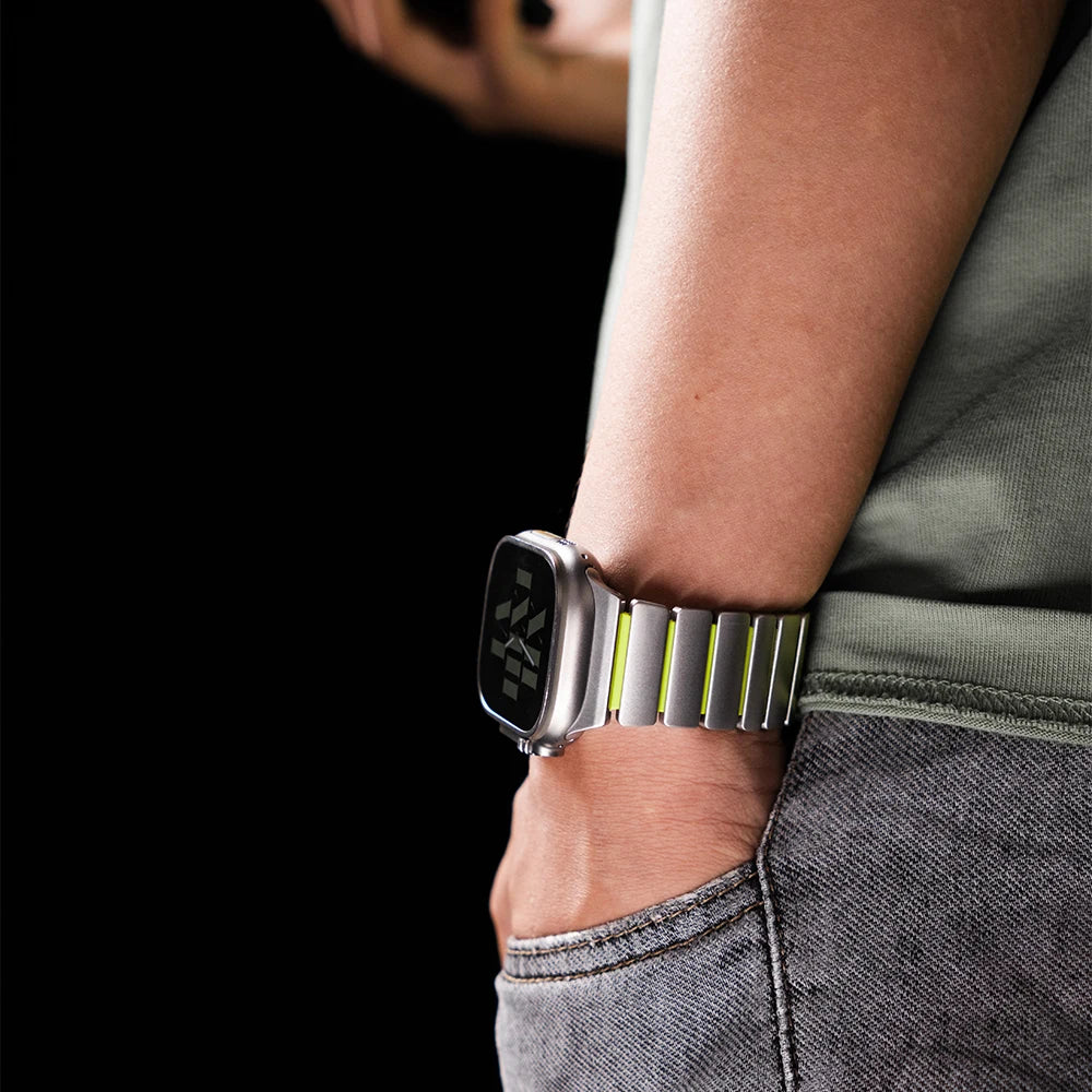 Titanium Fluoroelastomer Rubber band for Apple Watch Ultra 3 2 49mm Series 11 10 46mm band for Apple Watch 9 8 7 6 5 SE 3 44mm 45mm