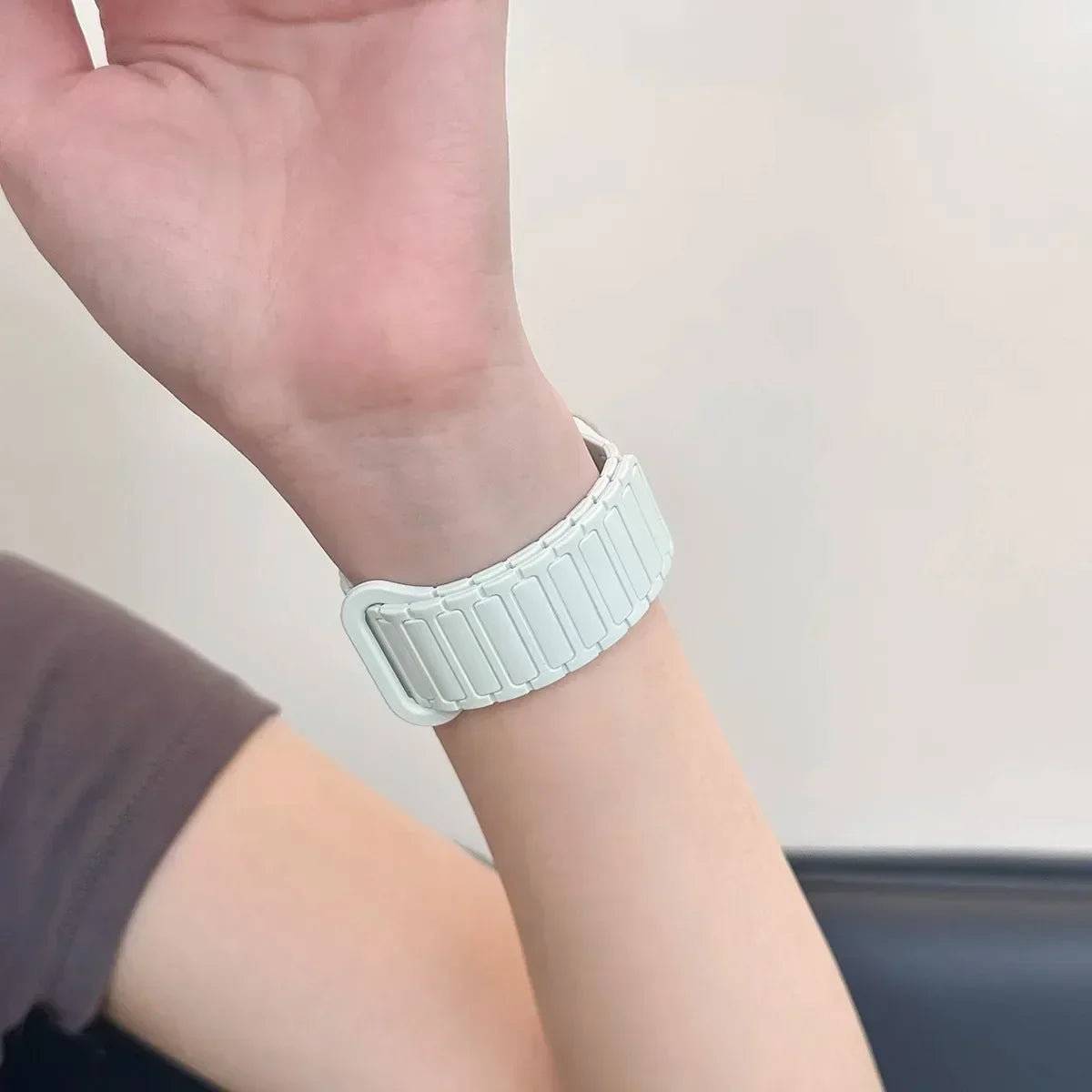 Magnetic Silicone band for Apple Watch Ultra 3 band 49mm 46mm 42mm 45mm 44mm 40mm band correa Apple Watch Series 11 10 9 8 7 SE