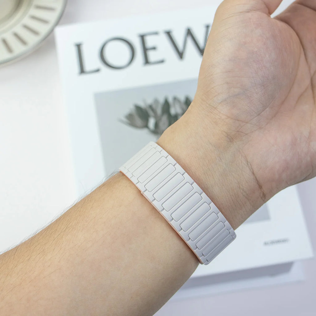 Magnetic Silicone band for Apple Watch Ultra 3 2 49mm 46mm 42mm 45mm 44mm 40mm 41mm band Apple Watch Series 11 10 9 8 7 6 SE band