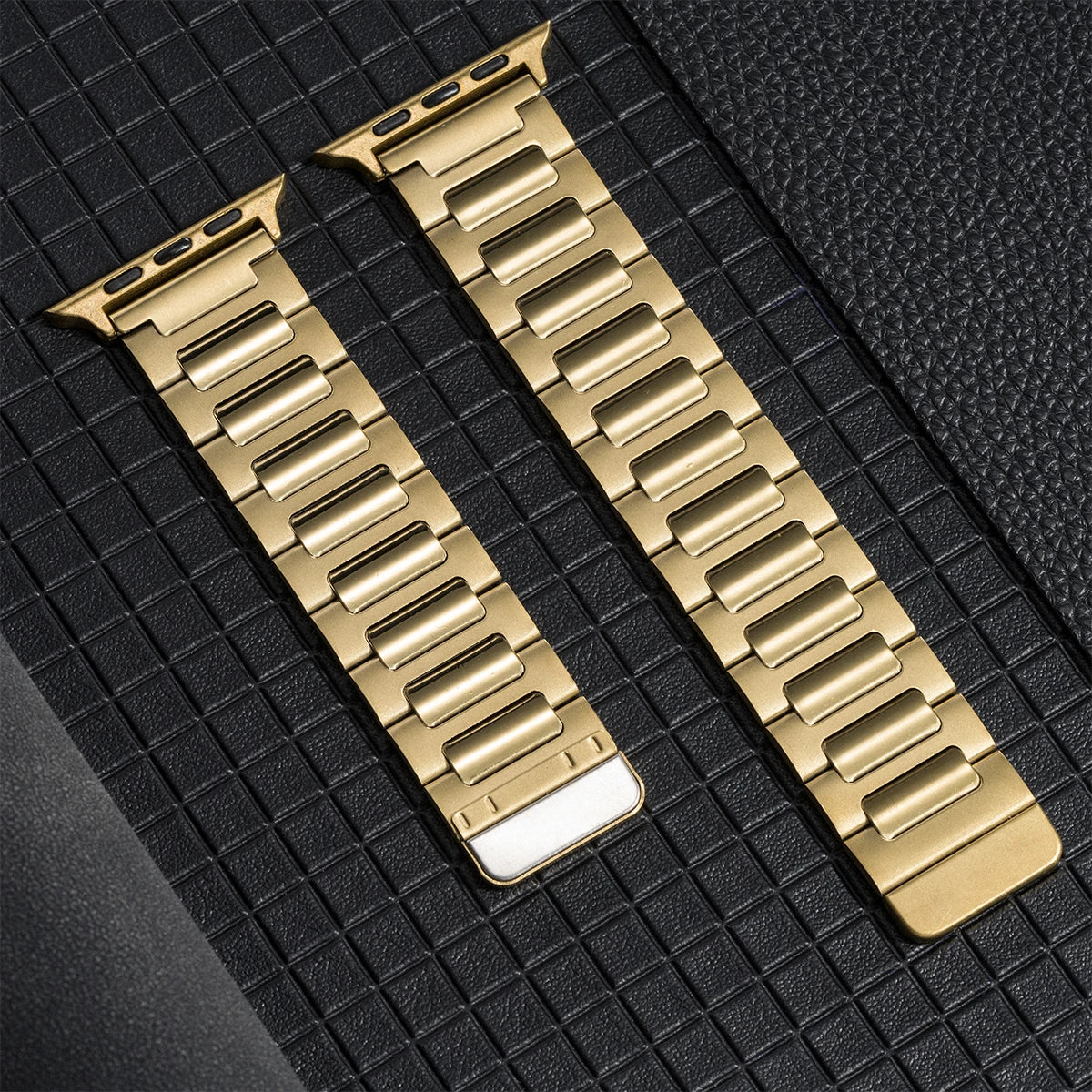 Magnetic Stainless Steel band for Apple Watch band 46mm 45mm 44mm 49mm metal belt band for Apple Watch 10 9 8 7 6 3 5 SE Ultra 2