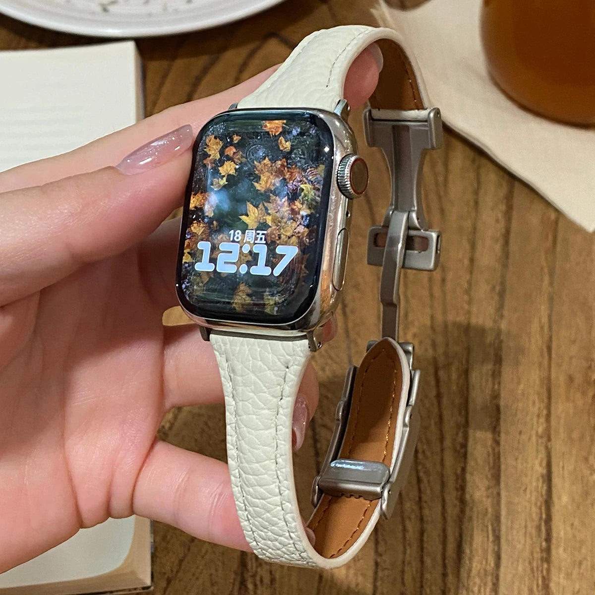 Women Leather band for Apple Watch 10 band 46mm 44mm 45mm 42mm 40mm 41mm Thin Magnetic band Apple Watch Series 9 8 SE 7 Watchband