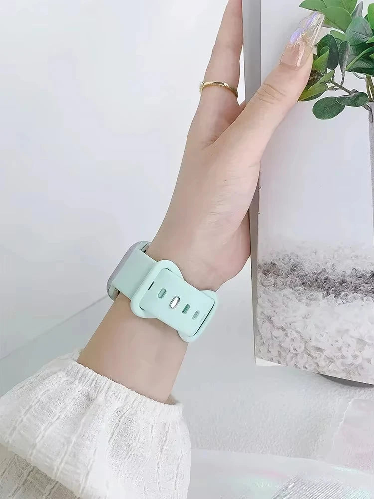 Silicone band For Apple Watch band 44mm 40mm 45mm 41mm 42mm 46mm sport wrist band Apple Watch serie 10 8 7 SE 4 5 6 9 Ultra 2 49mm