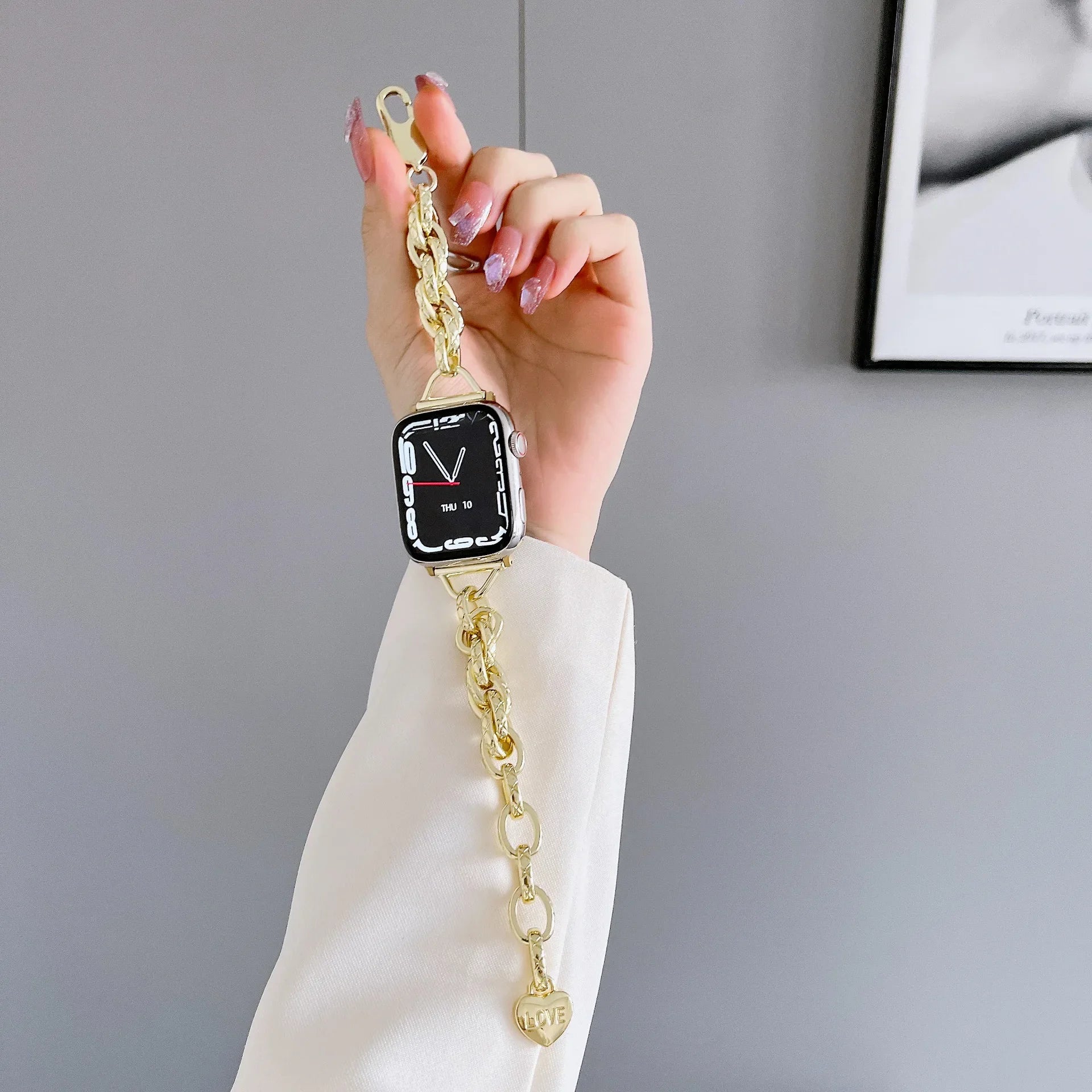 Metal band for Apple Watch Ultra 49mm 41mm 45mm 40mm 44mm 38mm 40mm Love Chain Design Women band for Apple Watch 9 8 7 SE 6 5 4 3 2 1