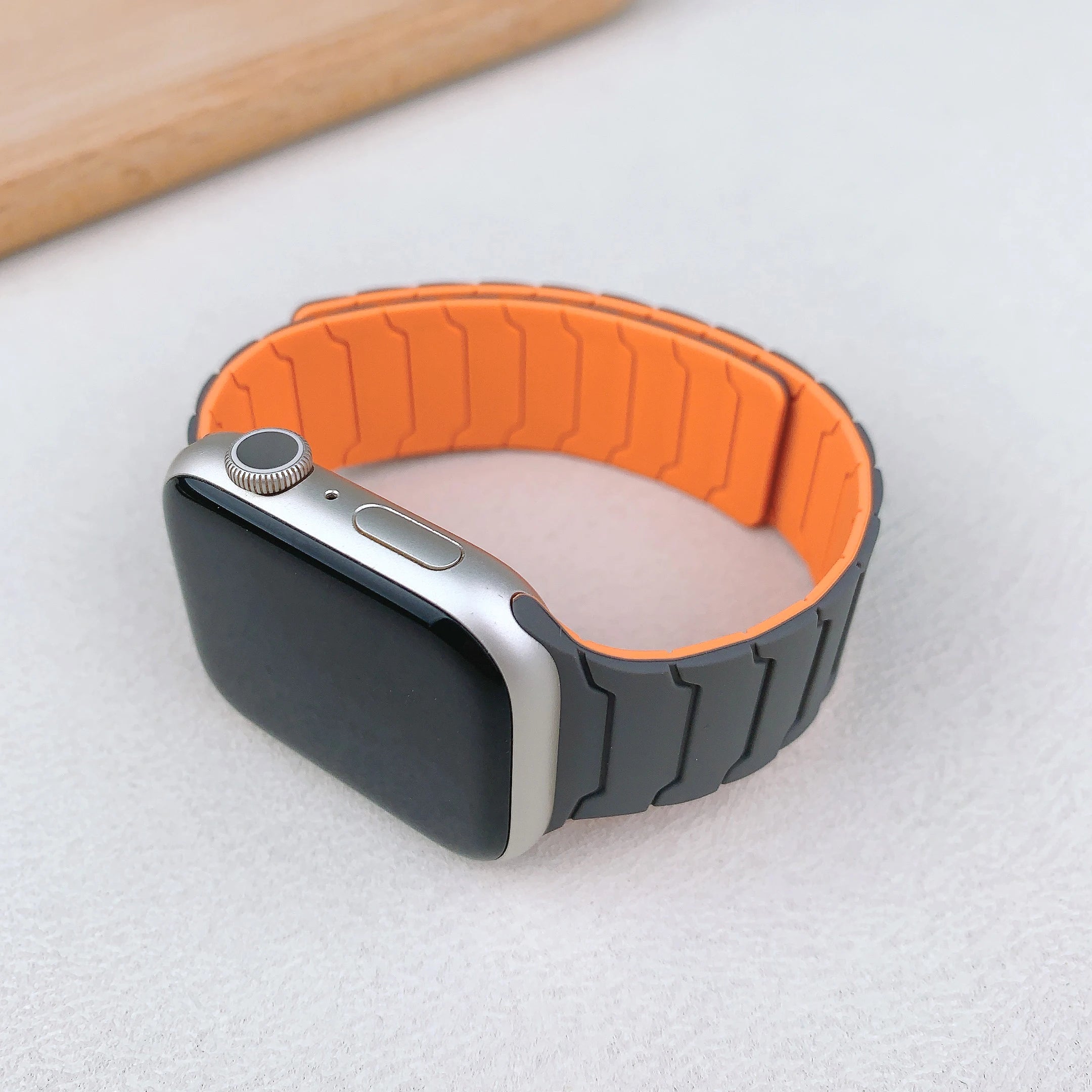 magnetic band For Apple Watch band Ultra 2 3 49mm 44mm 40mm 41mm 46mm 42mm 45mm 38mm Silicone band Apple Watch Series 11 9 8 SE 10