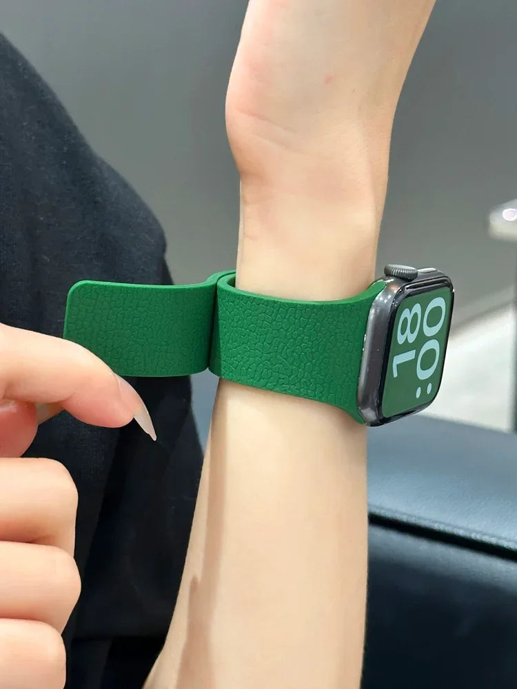 Magnetic band for Apple Watch Ultra3 2 1 49mm 45mm 42mm 46mm 40mm 41mm 2025 New silicone sport band Series 11 10 9 8 7 6 5 4 SE