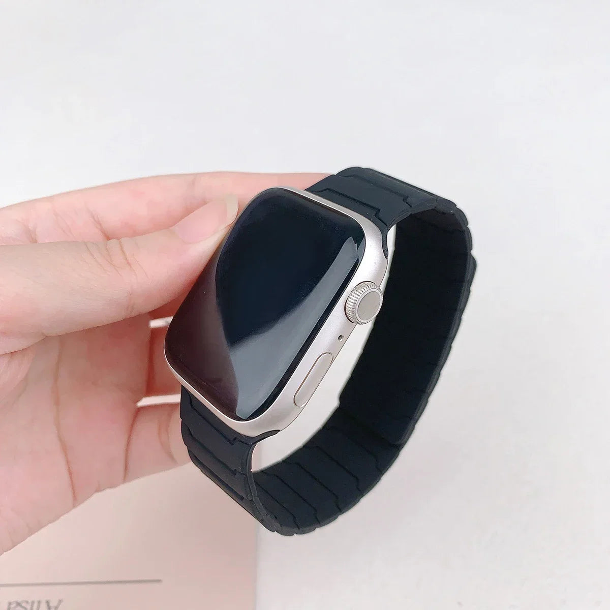 Magnetic band for Apple Watch band Ultra 2 49mm 46mm 44mm 41mm 45mm 42mm Silicone band Apple Watch Series 10 9 8 7 6 5 4 SE band