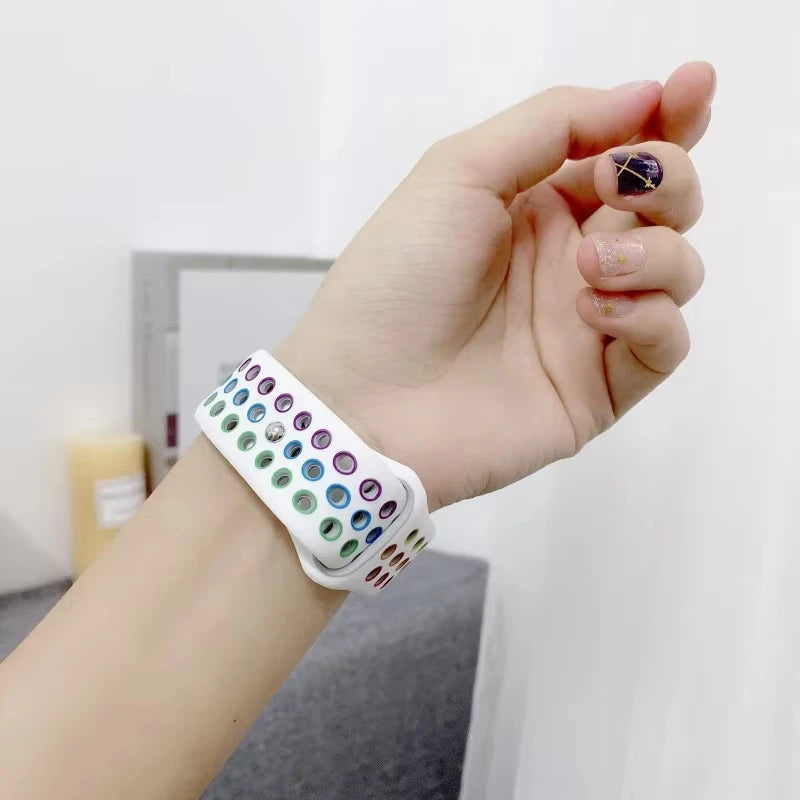 Official band For Apple Watch band 11 42mm 46mm 44mm 41mm 40mm 45mm Silicone band Apple Watch 10 9 8 7 6 5 SE 3 Ultra 3 2 49mm