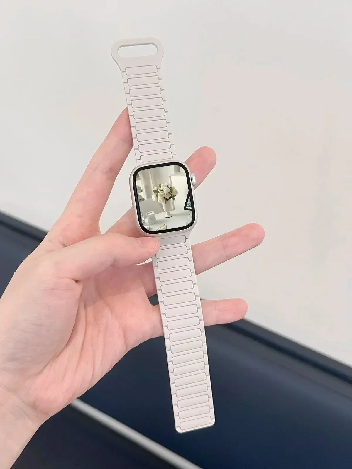 Magnetic Silicone band for Apple Watch Ultra 3 band 49mm 46mm 42mm 45mm 44mm 40mm band correa Apple Watch Series 11 10 9 8 7 SE