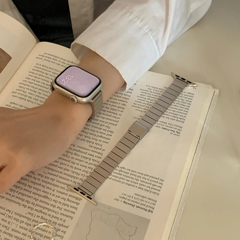 Luxury metal Stainless Steel band For Apple Watch 44mm 40mm 45mm 41mm 49mm 42mm 38mm band For Apple Watch Ultra Series 9 8 SE 7 6 5 4 3