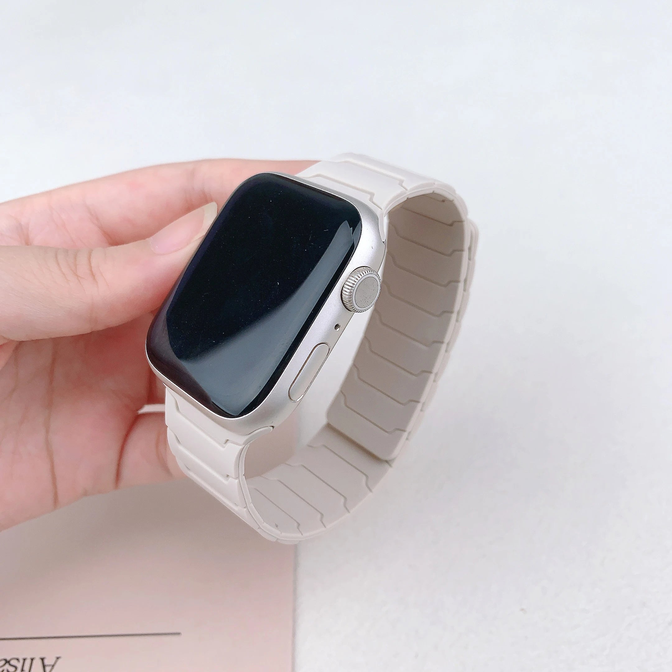 magnetic band For Apple Watch band Ultra 2 3 49mm 44mm 40mm 41mm 46mm 42mm 45mm 38mm Silicone band Apple Watch Series 11 9 8 SE 10
