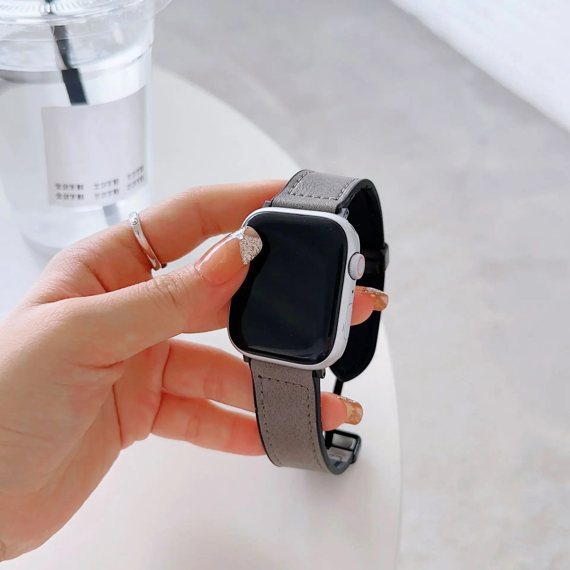 Leather band for Apple Watch band 44mm 42mm 46mm 45mm 41mm Silicone Magnetic band Apple Watch Series 10 9 8 7 6 SE 5 Ultra 49mm