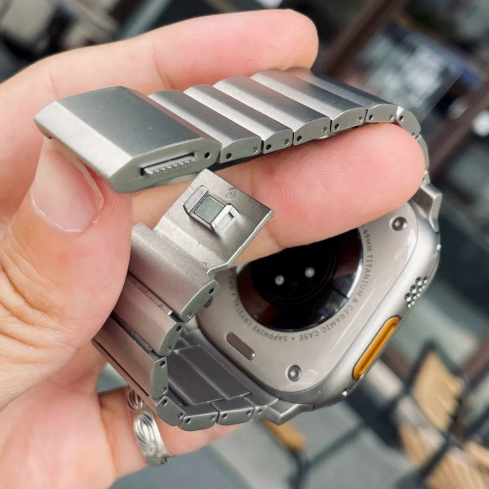 Luxury Titanium band for Apple Watch band Ultra 2 49mm 46mm 45mm 42mm Magnetic Correa for Apple Watch Series 10 9 8 7 6 SE 5 band