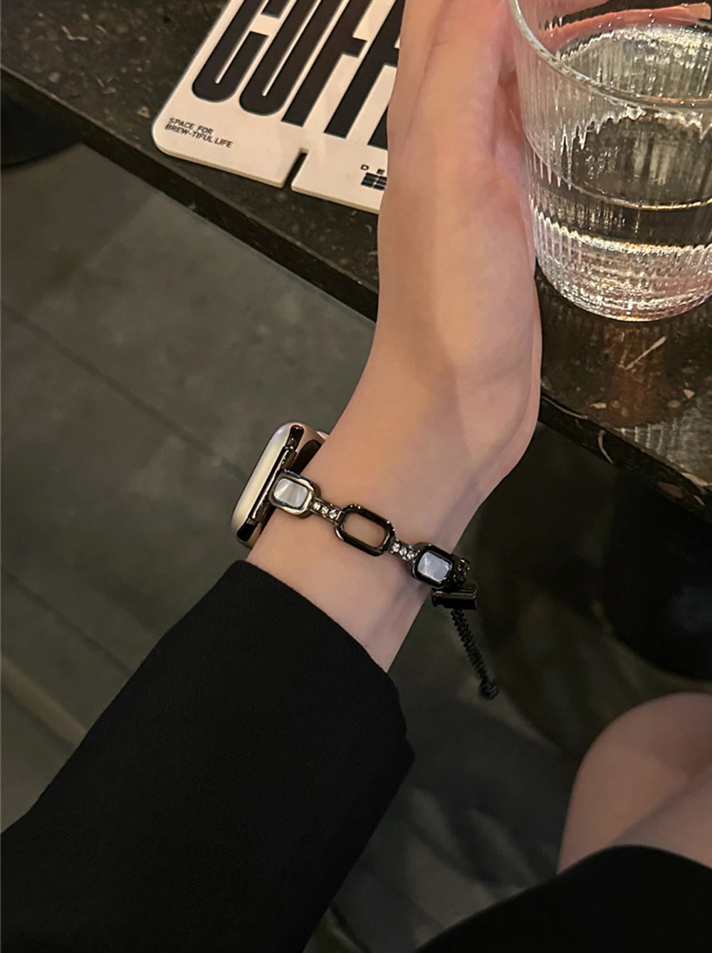 Women metal band for Apple Watch 10 9 8 band 42mm 46mm 41mm 45mm 40mm 44mm band Apple Watch Series 7 SE 6 5 Ultra watch band Belt