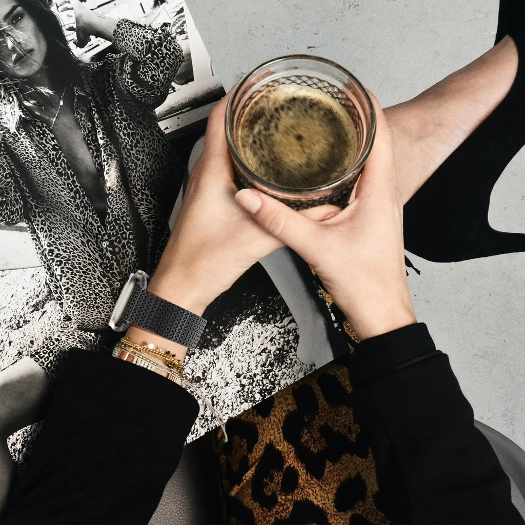 Magnetic Stainless Steel band for Apple Watch band 45mm 44mm 49mm 42mm metal belt band Apple Watch Series 9 8 7 6 3 5 SE Ultra 2