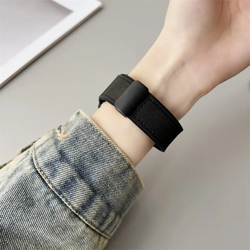 band For Apple Watch 11 46mm 42mm 44mm 40mm 41mm 45mm Magnetic Buckle Crazy Horse Leather+Silicone band serie 10 9 8 7 6 se Ultra 3 2