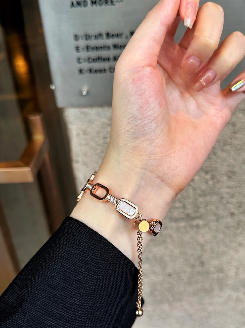 Women metal band for Apple Watch 10 9 8 band 42mm 46mm 41mm 45mm 40mm 44mm band Apple Watch Series 7 SE 6 5 Ultra watch band Belt