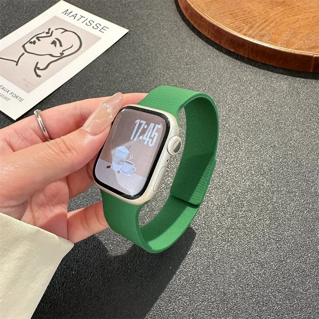 New silicone magnetic band for Apple Watch Ultra 2 49mm 45mm 42mm 40mm 46mm 38mm 41mm sport band Series 10 9 8 7 6 5 4 3 SE band