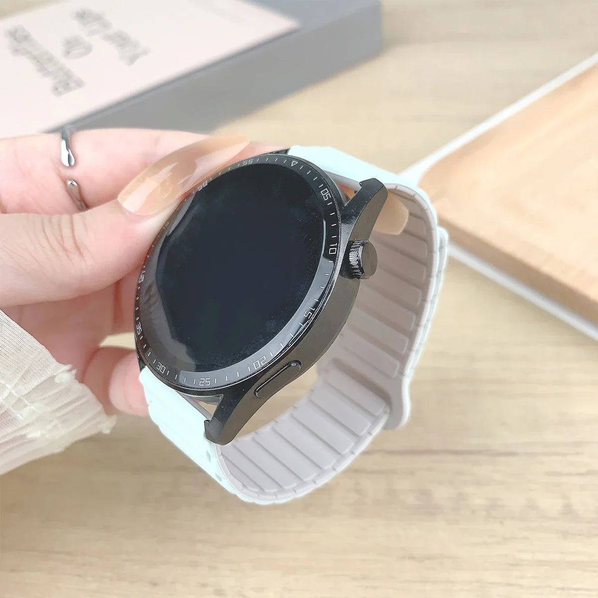 18mm 20mm 22mm Magnetic Loop Band for Samsung Galaxy Watch 7 6 5 4 44/40mm 6Classic Silicone Strap for Huawei Watch GT5 46mm