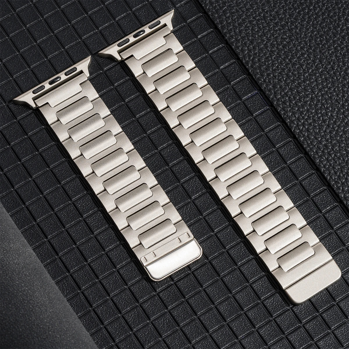 Magnetic Stainless Steel band for Apple Watch band 46mm 45mm 44mm 49mm metal belt band for Apple Watch 10 9 8 7 6 3 5 SE Ultra 2