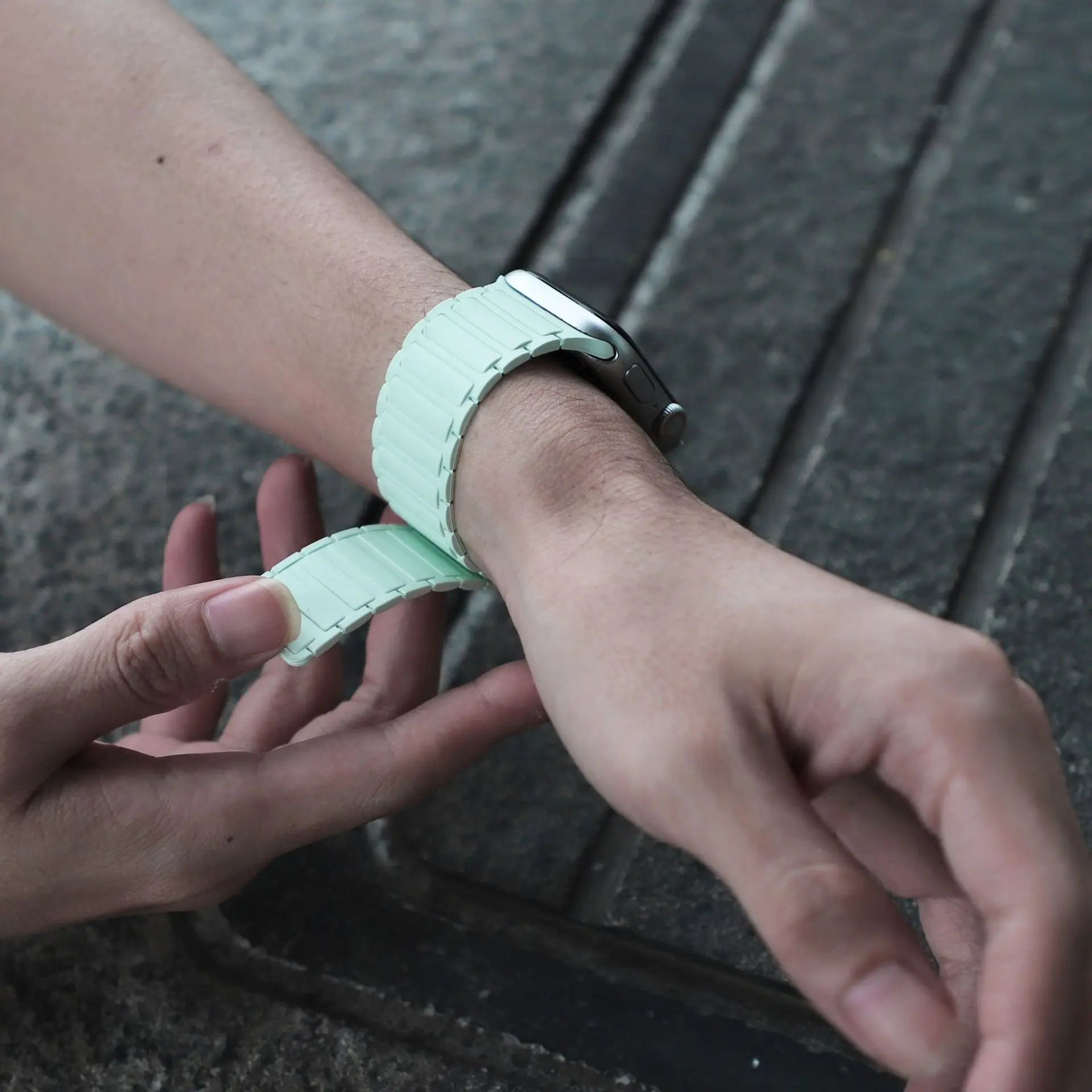 Magnetic Loop band for Apple Watch band 46mm 44mm 40mm 45mm 41mm 42mm Silicone band Apple Watch Series 11 10 9 8 7 6 SE Ultra 3