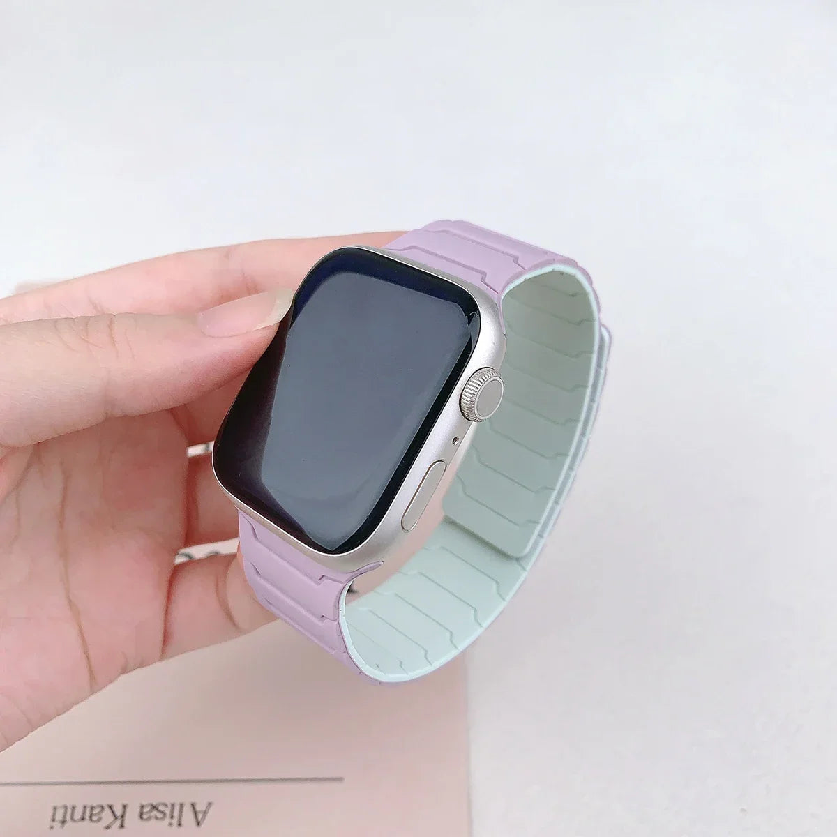 Magnetic band for Apple Watch band Ultra 2 49mm 46mm 44mm 41mm 45mm 42mm Silicone band Apple Watch Series 10 9 8 7 6 5 4 SE band