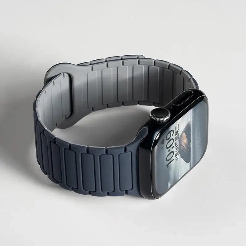 Silicone band Magnetic band for Apple Watch 46mm 42mm 49mm 45mm 41mm 44mm 40mm for Apple Watch Ultra 3 Series 11 10 9 8 7 6 SE 3 5 4