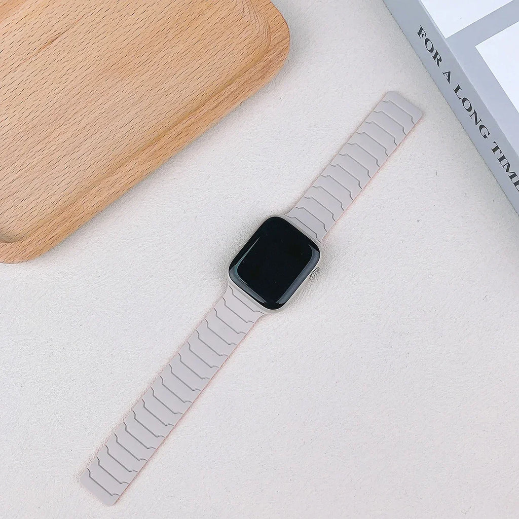 Magnetic band for Apple Watch band Ultra 2 49mm 46mm 44mm 41mm 45mm 42mm Silicone band Apple Watch Series 10 9 8 7 6 5 4 SE band