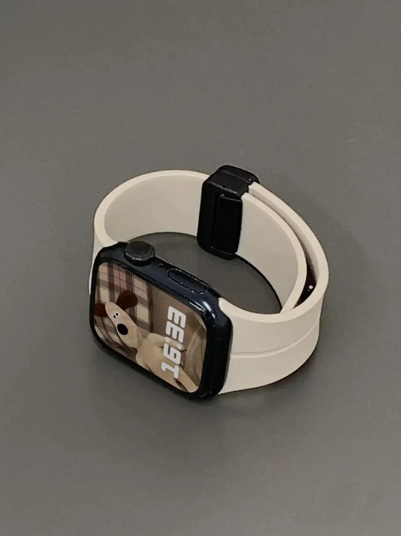 Magnetic Silicone band For Apple Watch band 44mm 45mm 49mm 40mm 41mm 42mm 38mm correa band Apple Watch Series 7 8 SE 6 9 Ultra 2