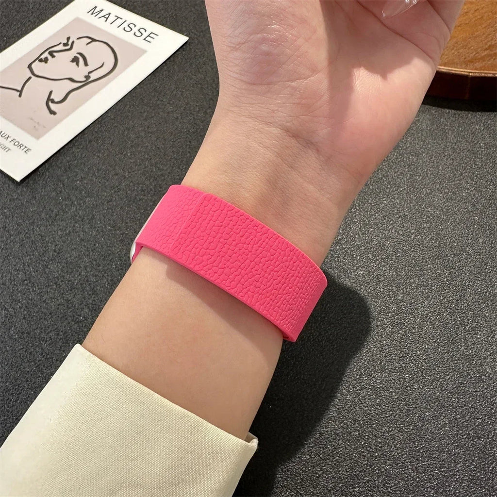 New silicone magnetic band for Apple Watch Ultra 2 49mm 45mm 42mm 40mm 46mm 38mm 41mm sport band Series 10 9 8 7 6 5 4 3 SE band