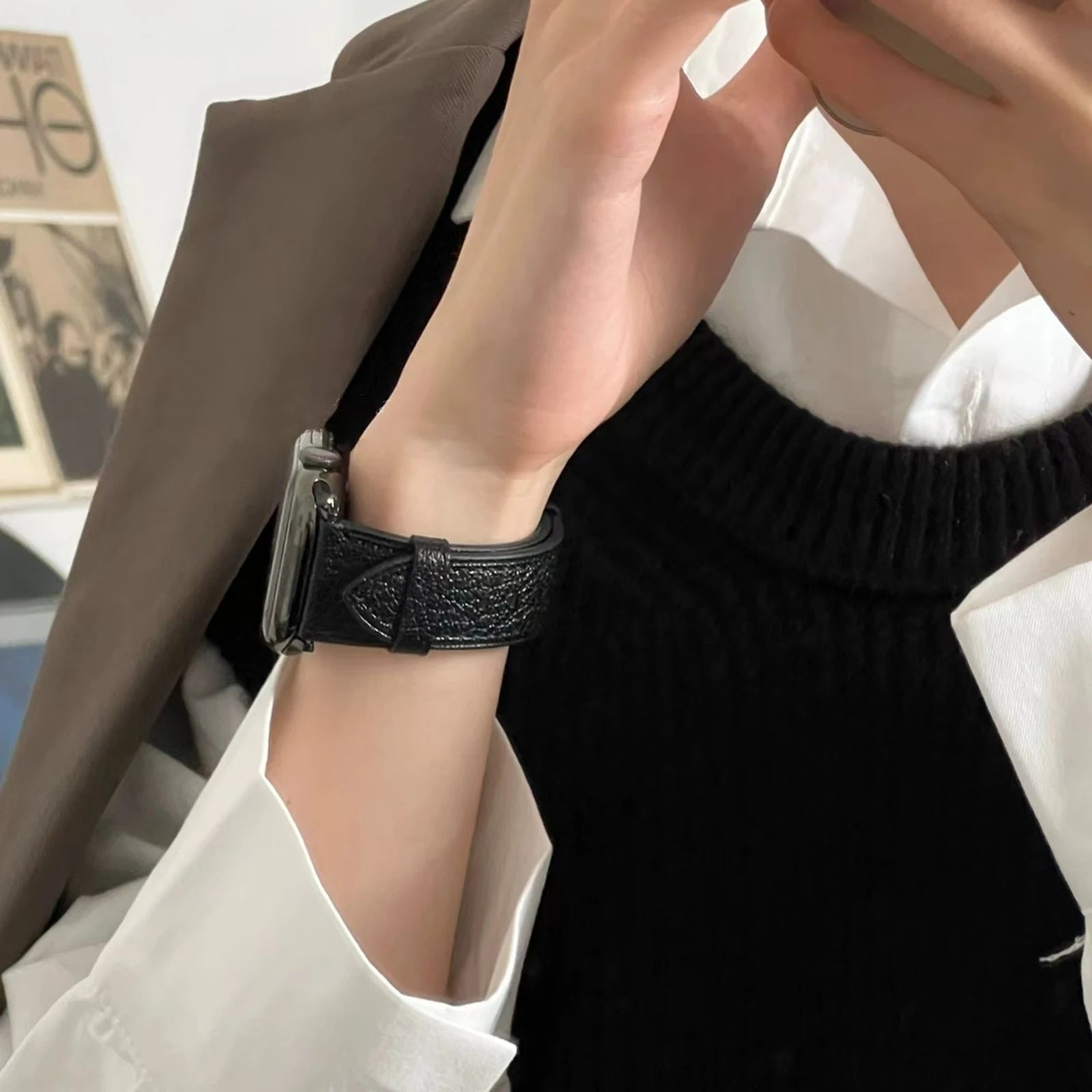 High quality leather loop For Apple Watch band women 11 10 9 8 7 6 5 4 3 2 1 SE 38mm 40mm 41mm 42mm 44mm 45mm 46mm 49mm band