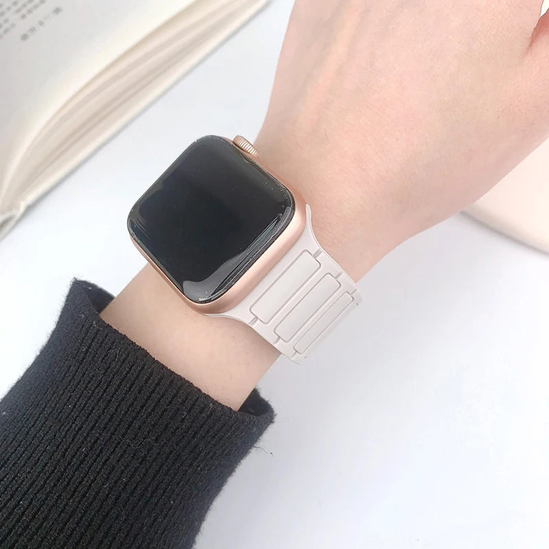 Silicone band for Apple Watch 46mm 42mm 49mm 45mm 41mm 44mm 40mm Magnetic band for Apple Watch Ultra 2 Series 10 9 8 7 6 SE 5 4 3