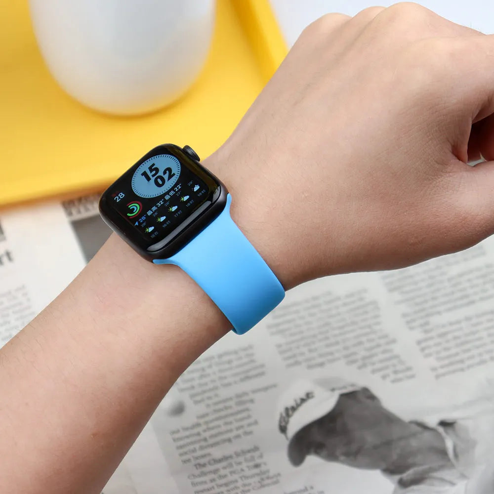 Silicone band For Apple Watch band 46mm 42mm 45mm 44mm 49mm 41mm 40mm 38mm band Apple Watch Series 10 9 8 Ultra 7 SE 3 4 6 Band