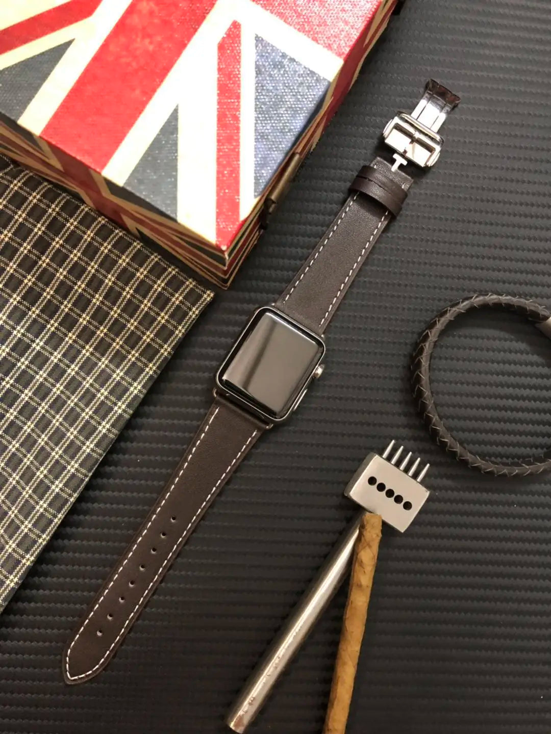 Genuine Leather band For Apple Watch Series 11 10 9 8 SE 3 band 46mm 44mm 41mm 45mm 42mm 38mm band Apple Watch Ultra 3 2 1 49mm