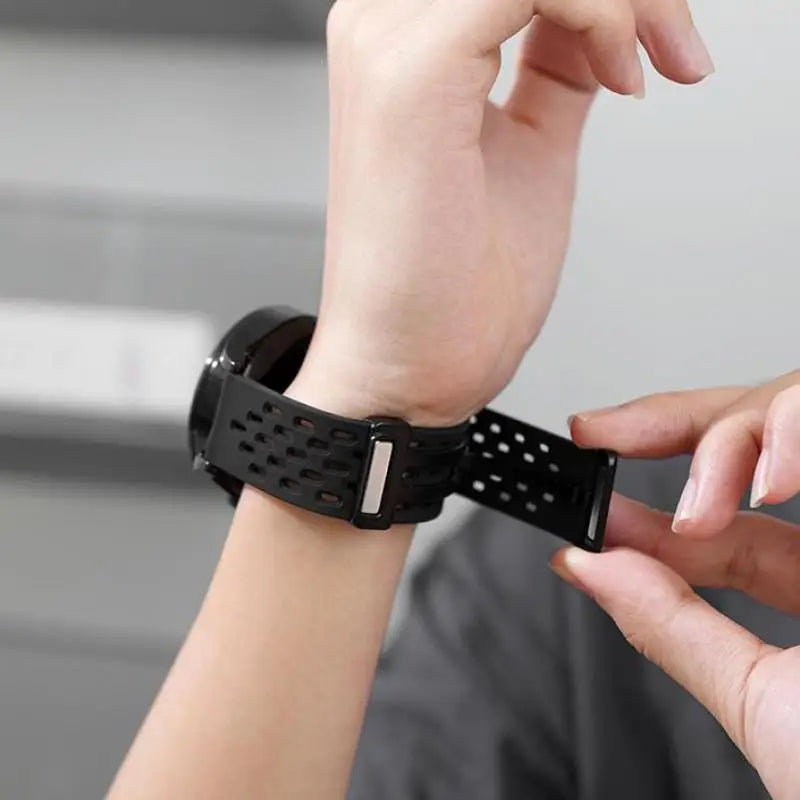 Silicone Strap for Samsung Galaxy Watch 8 40mm 44mm 8 Classic 46mm Magnetic Buckle Band Breathable Watchband No Gaps Bracelet