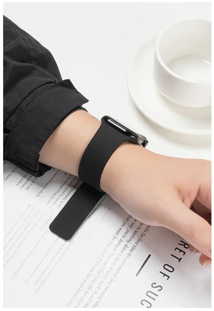 Magnetic band For Apple Watch band Ultra 2 49mm 44mm 45mm 46mm 42mm 40mm Belt Silicone band Apple Watch Series 10 8 7 6 5 9 SE