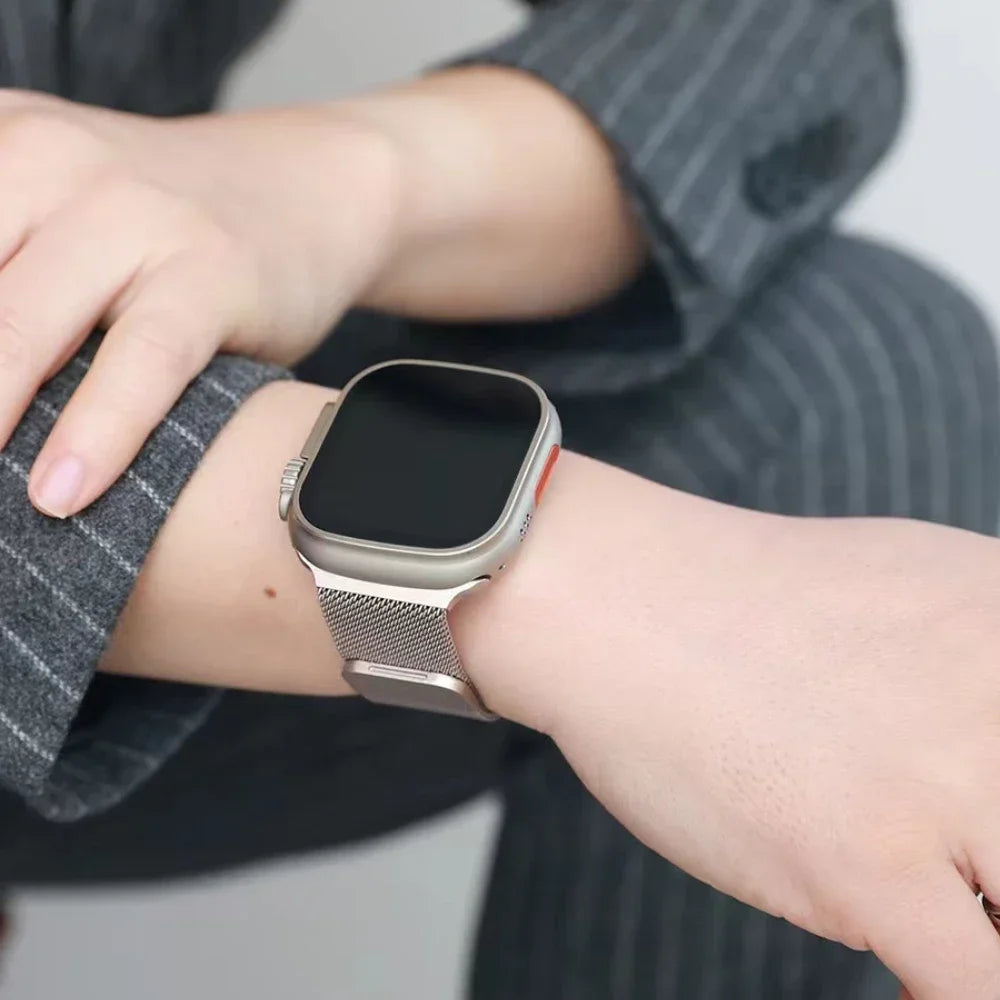 Magnetic Milanese band For Apple Watch 11 10 9 8 7 46mm 42mm 45mm 41mm Ultra 3 2 49mm band Apple Watch 6 5 4 SE3 44mm 40mm Band