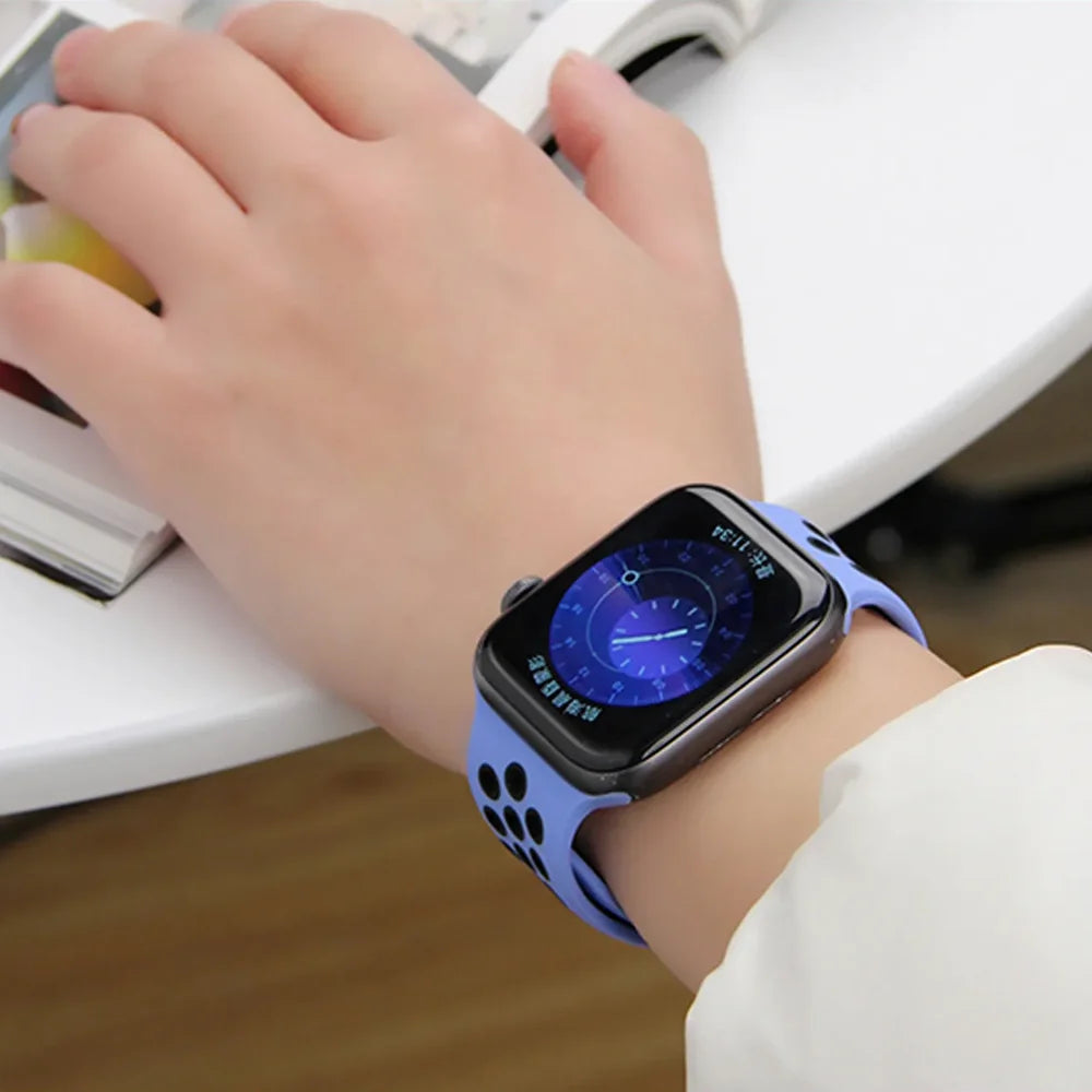 Official band For Apple Watch band Ultra 2 40mm 44mm 46mm 49mm 41mm 42mm 45mm Silicone band correa Apple Watch 11 10 9 8 7 6 SE3 band