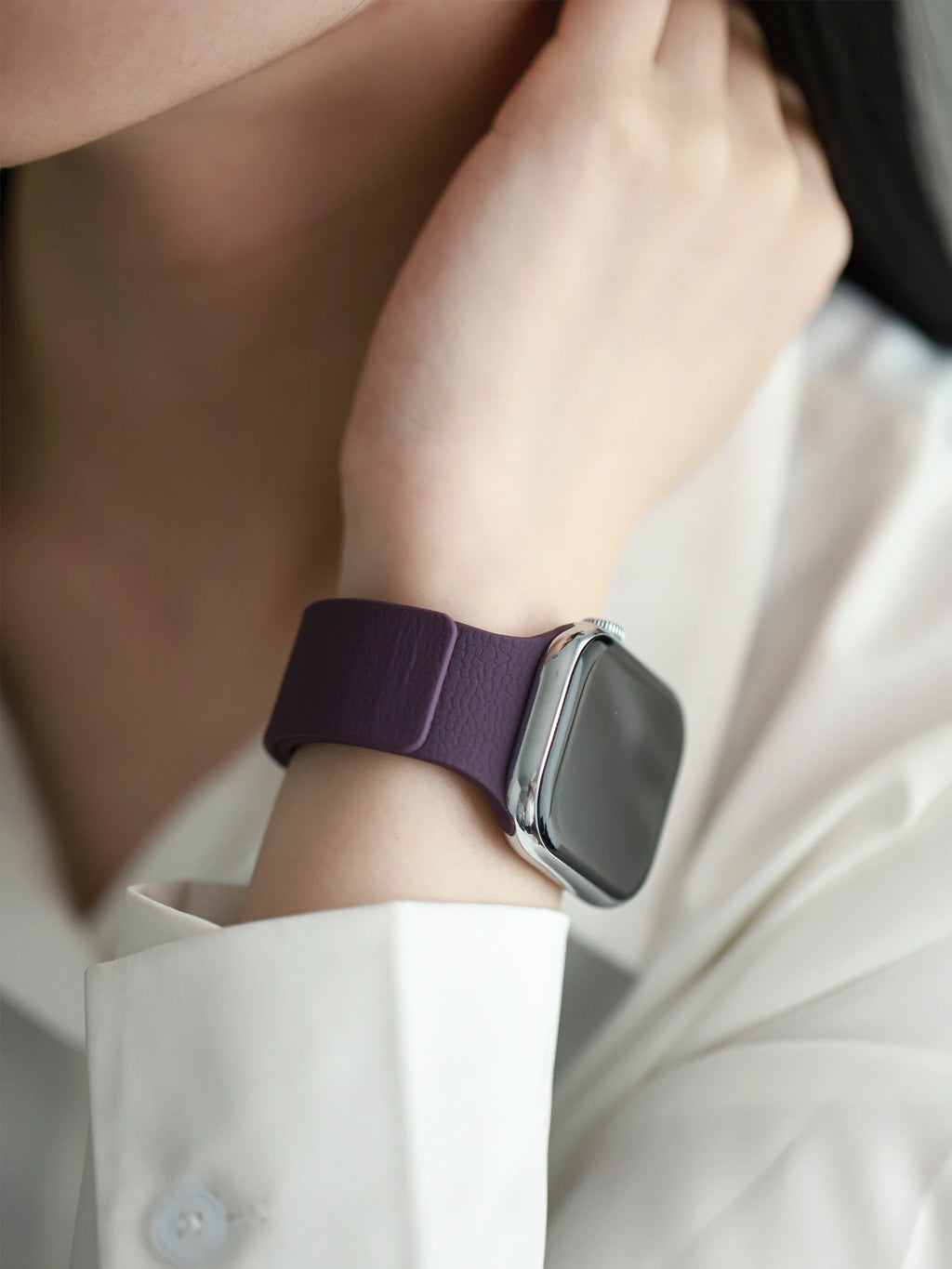 Magnetic Silicone band for Apple Watch band 40mm 44mm 46mm 45mm 49mm 41mm correas band Apple Watch Series 10 SE 9 8 Ultra 2 3 11