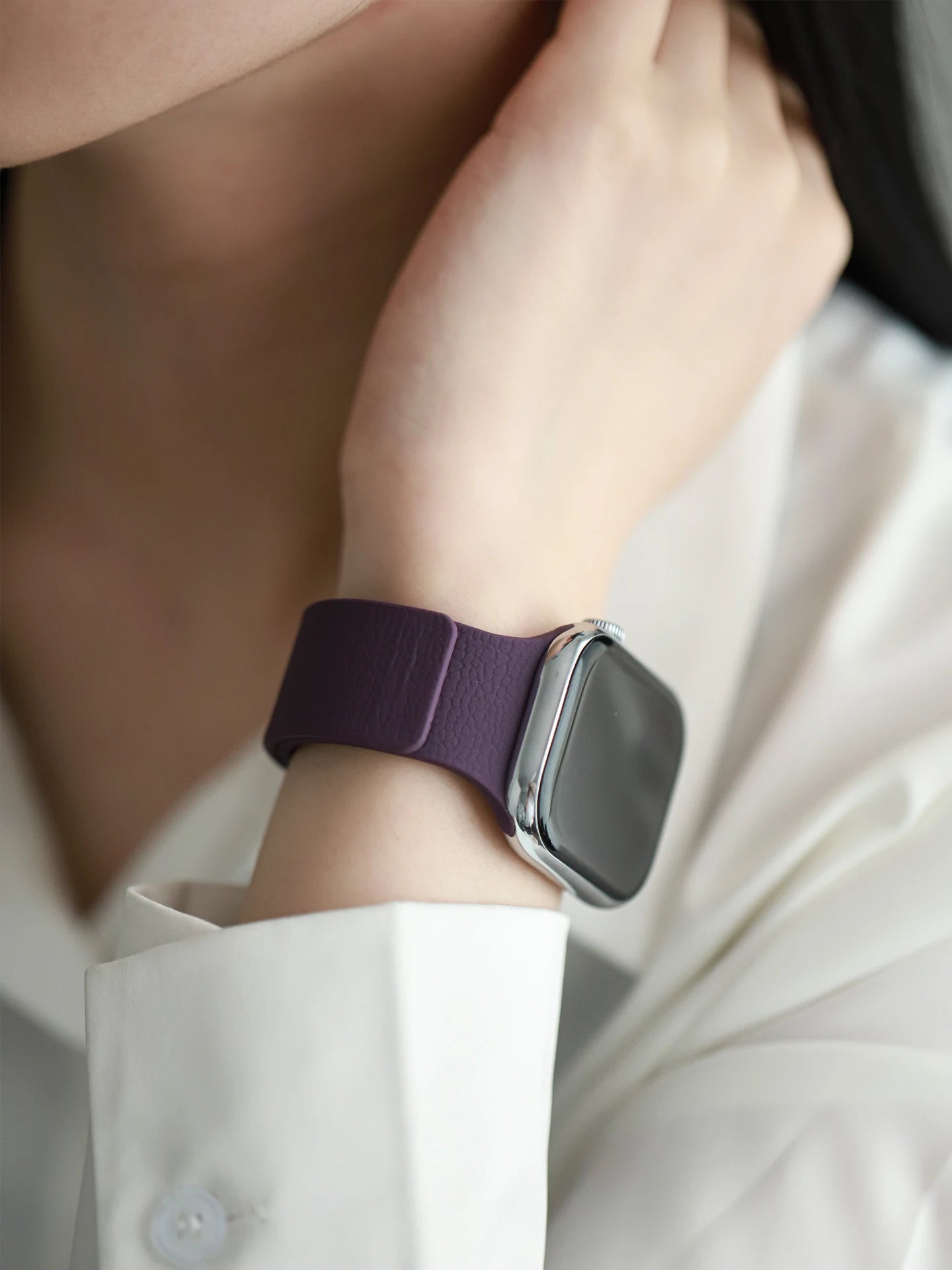 Magnetic Silicone band for Apple Watch band 40mm 44mm 46mm 45mm 49mm 41mm correas band Apple Watch Series 10 SE 9 8 Ultra 2 3 11