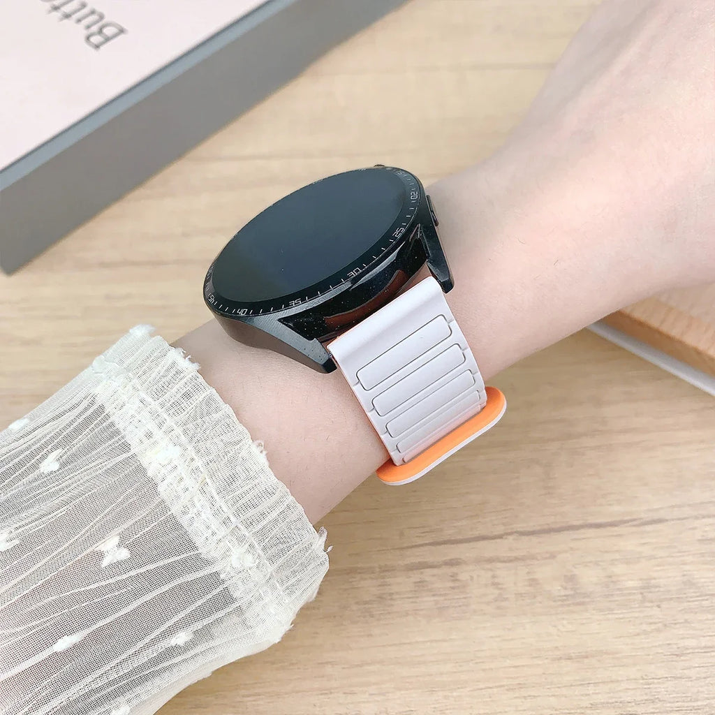 18mm 20mm 22mm Magnetic Loop Band for Samsung Galaxy Watch 7 6 5 4 44/40mm 6Classic Silicone Strap for Huawei Watch GT5 46mm