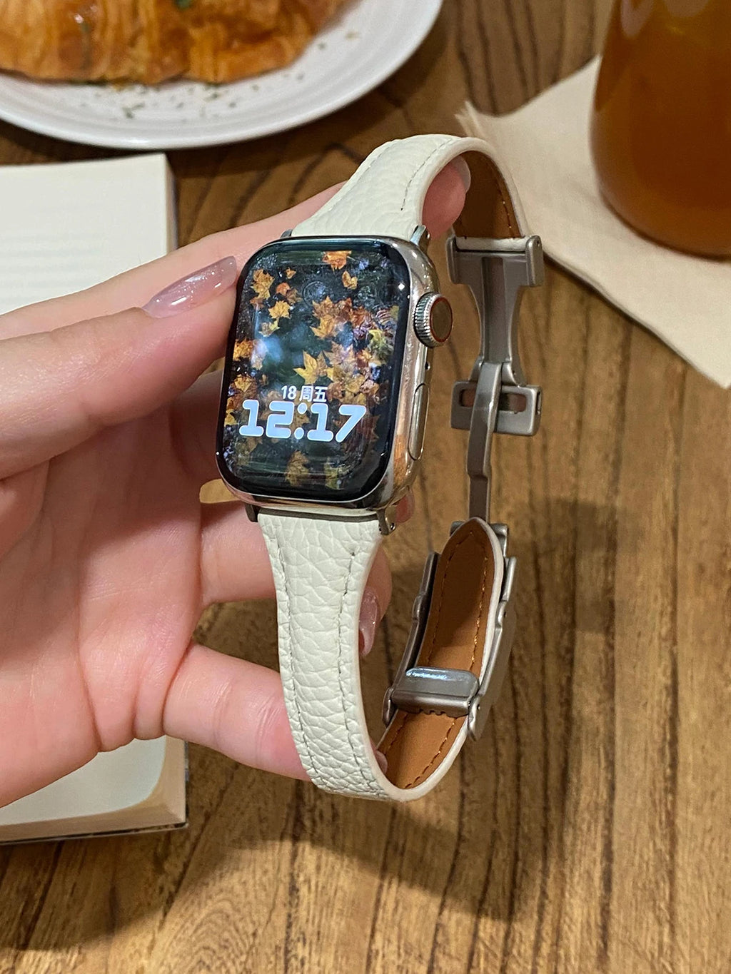 Women Leather band for Apple Watch 10 band 46mm 44mm 45mm 42mm 40mm 41mm Thin Magnetic band Apple Watch Series 9 8 SE 7 Watchband