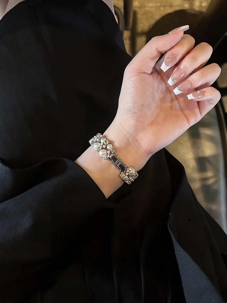 Luxury Diamond band For Apple Watch Ultra 10 9 8 7 6 5 4 Woman Pearl band For Apple Watch 38mm 40mm 41mm 42mm 45mm 46mm 49mm