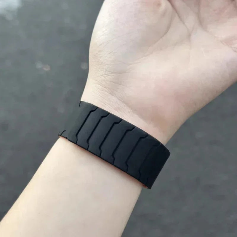 Magnetic Loop Strap for Samsung Galaxy Watch 8/8 Classic Sports Silicone Replacement Bracelet 46mm 40mm 44mm No Gaps WatchBand