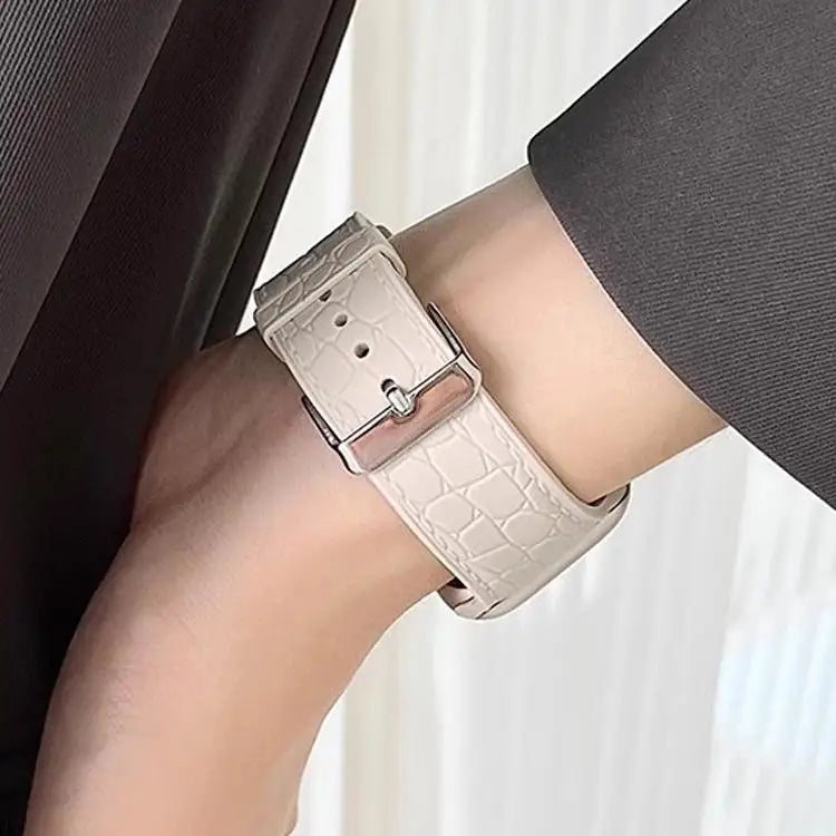 Silicone band for Apple Watch band 46mm 40mm 44mm 41mm 45mm 42mm band Correa Apple Watch Series 10 SE 9 8 7 6 5 3 Ultra 2 49mm