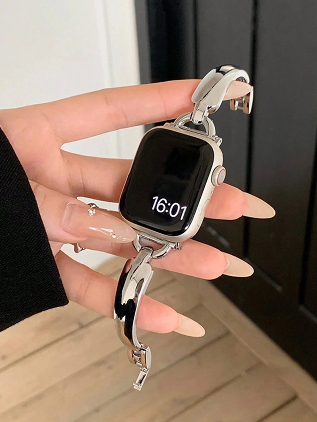 Women Slim Stainless Steel band For Apple Watch Series 9 45mm 41mm 8 7 SE 6 5 4 38mm 40mm 42mm 44mm Ultra band for Apple Watch band